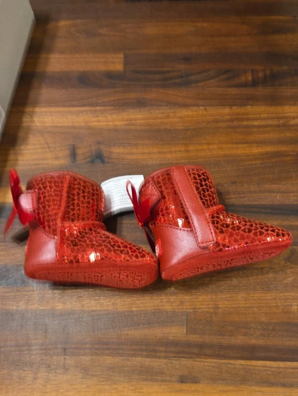 UGG shiny red